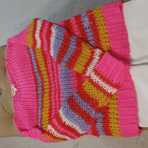 Beautiful 😍 sweter soft and comfortable size s - Picture 4 of 8